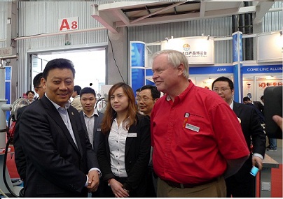 昆山市委书记管爱国先生亲临展会现场指导 昆山市委书记管爱国先生亲临展会现场指导